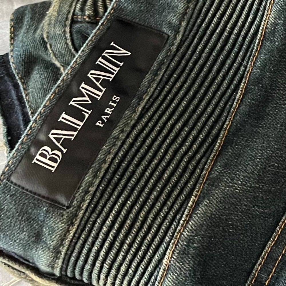 NEW BALMAIN JEANS WITH TAG $400